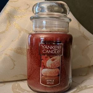 Yankee Candle | Apple Spice Candle